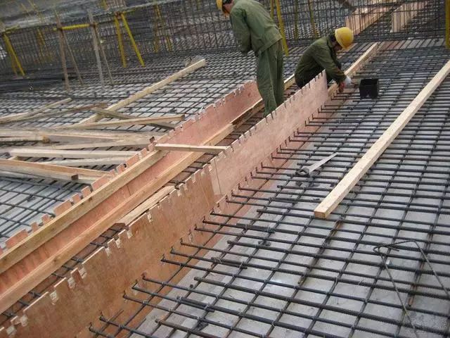 建筑施工中后澆帶、變形縫與施工縫的關鍵區別解析